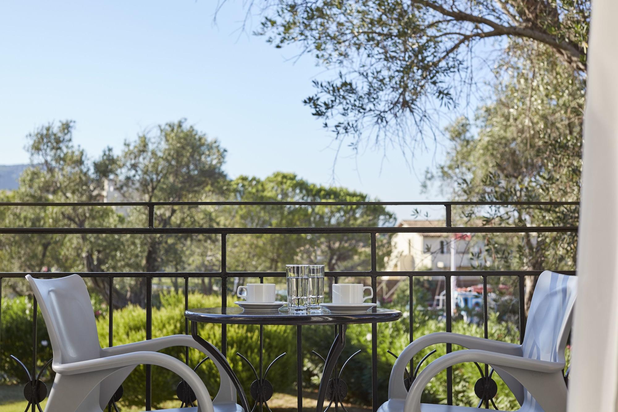 Sentido Apollo Palace Mesongi Exterior photo A balcony